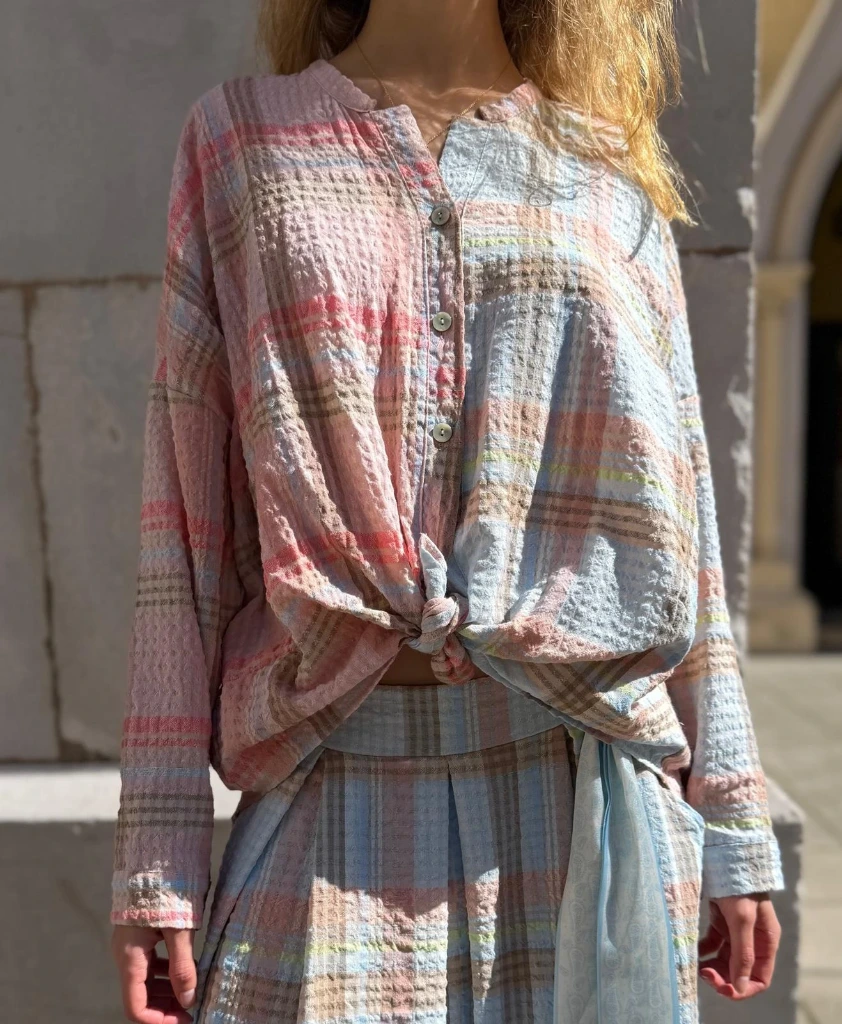 [56C4A4226C17] Blusa Cova