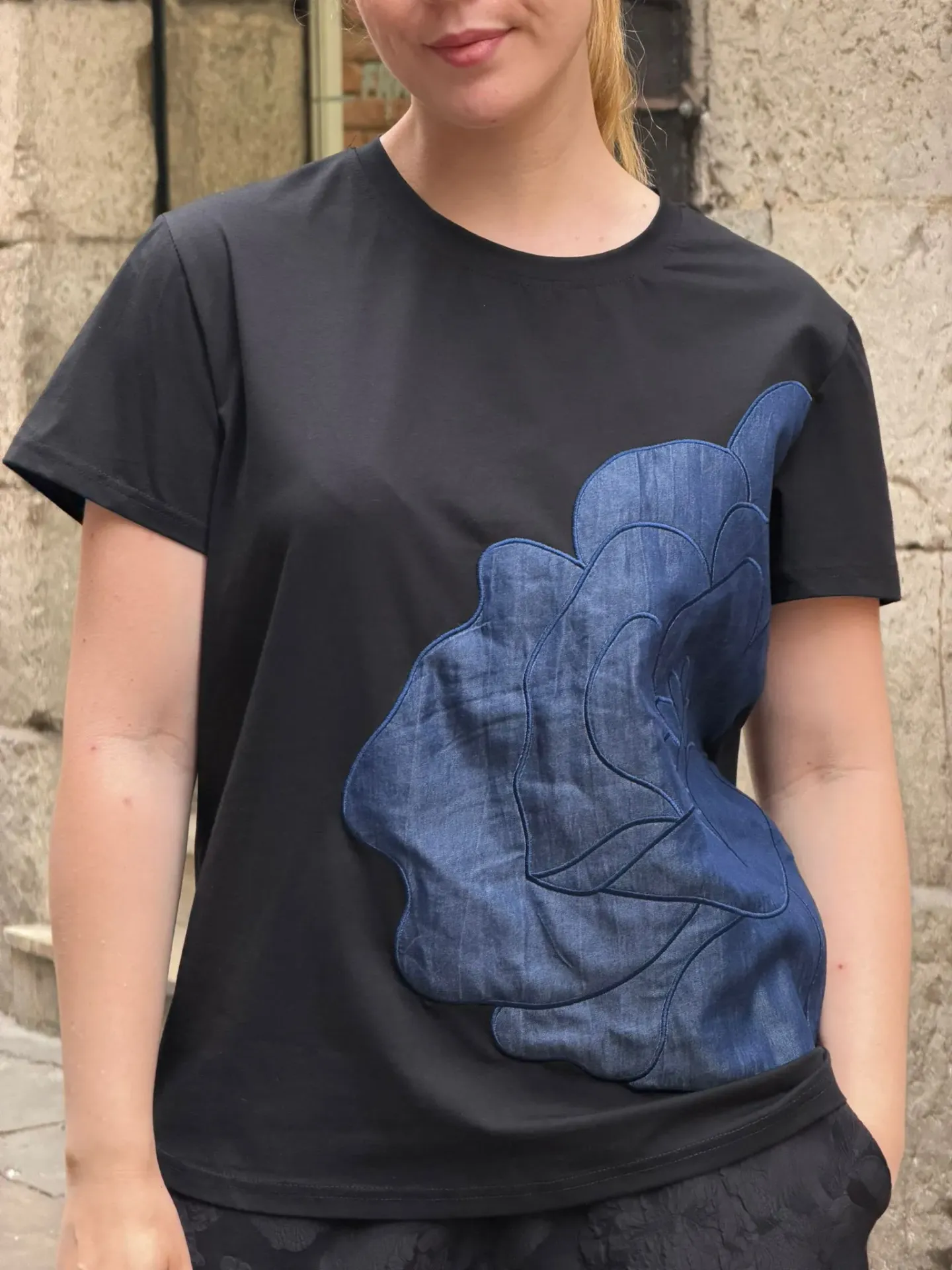 [58C2-A81003L-NEG] Camiseta Emma