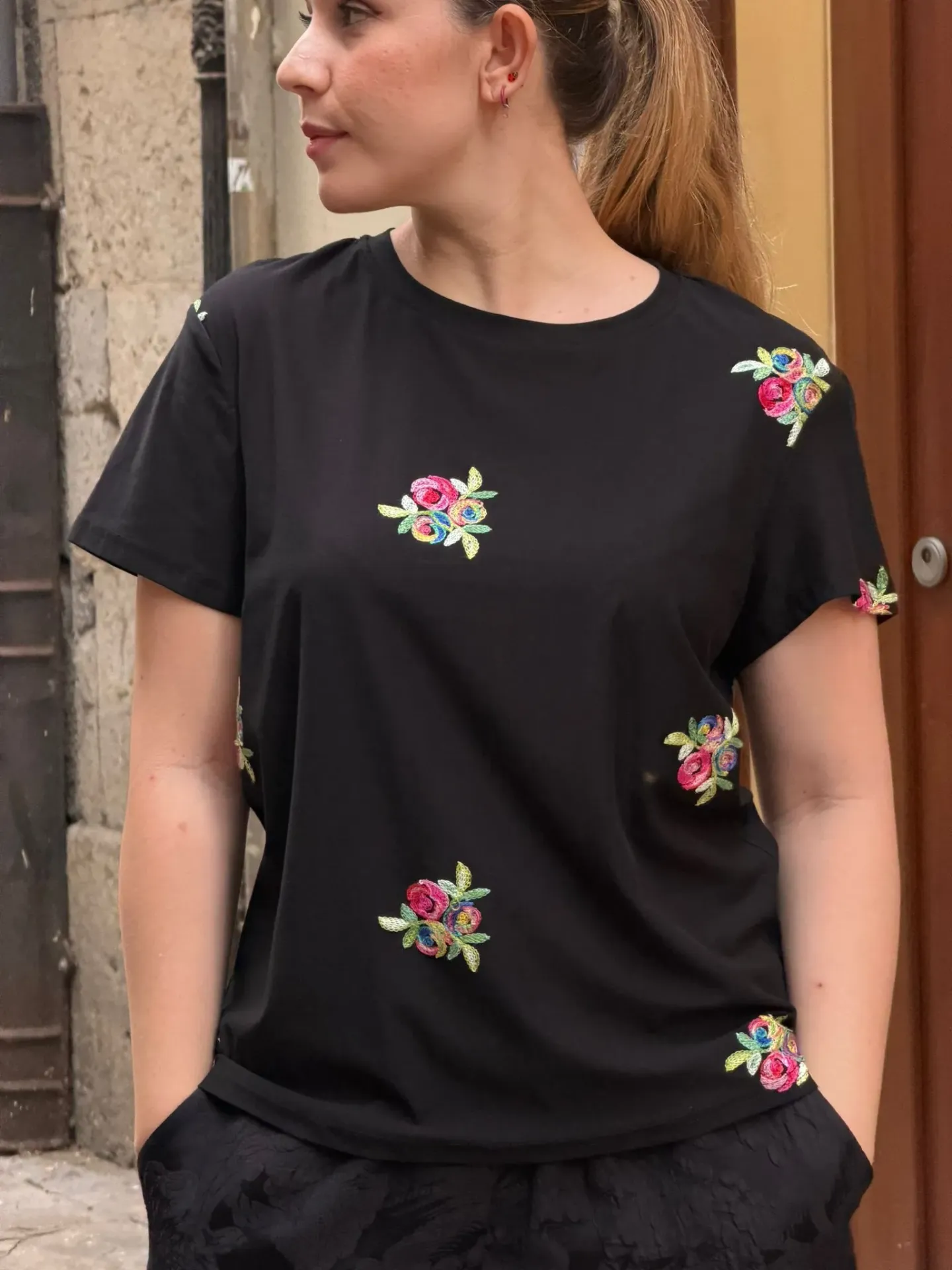 [58C2-B21300L-NEG] Camiseta Pili