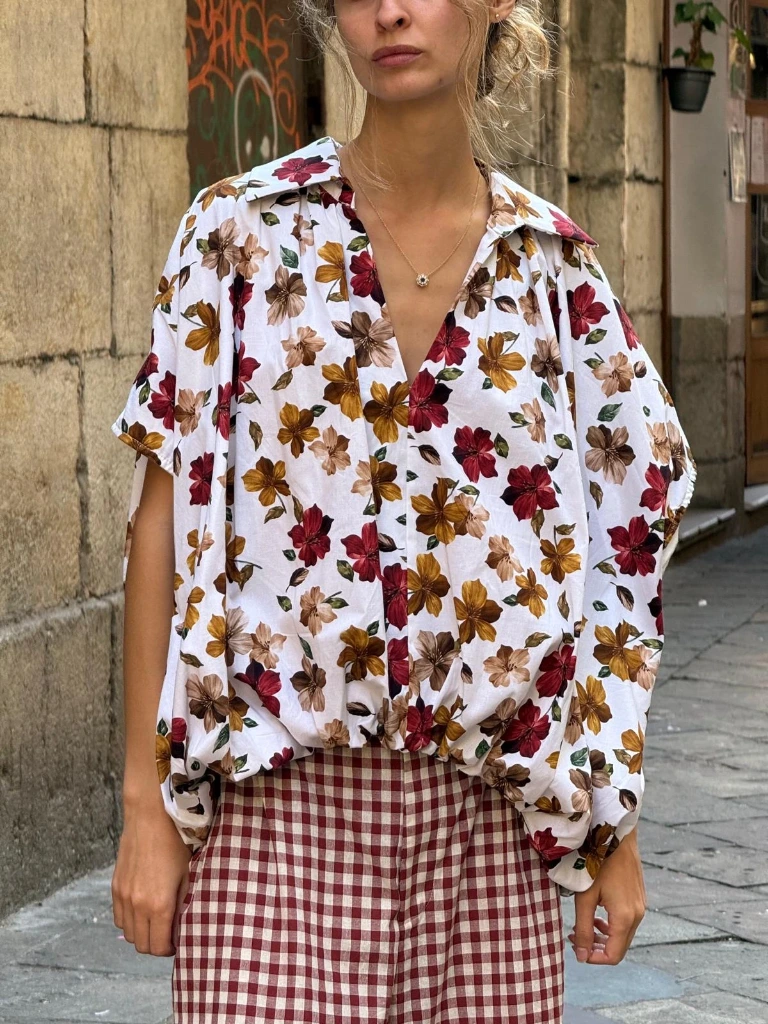 [58C8-20853-6-NEG] Blusa Flor 3